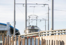 На левом берегу Киева после почти двухмесячного перерыва возобновил работу электротранспорт