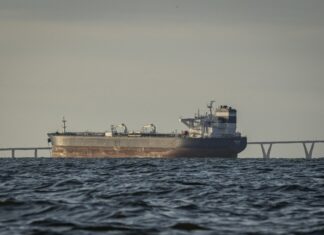 США рассматривают поддержку страхования танкеров: хотят сдержать цены на энергоносители