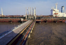 США разрешили Индии временно покупать российскую нефть из-за войны в Иране