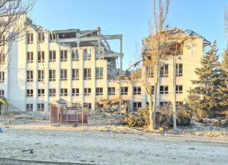 РФ уничтожила здание главпочтамта Укрпошти в Краматорске