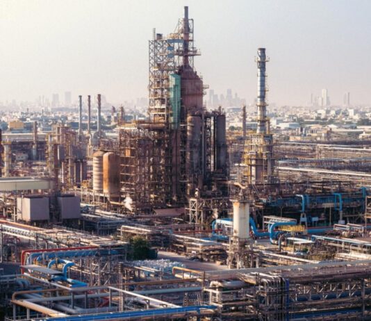 Иран атаковал НПЗ в Бахрейне: ее владелец Bapco Energies объявил форс-мажор