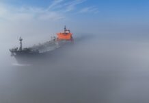 В Иране заявили, что не пропустят «ни одного литра нефти». Трамп ответил угрозой