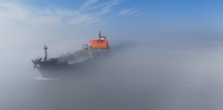 В Иране заявили, что не пропустят «ни одного литра нефти». Трамп ответил угрозой