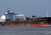 Reuters: Танкер с топливом российского происхождения шел на Кубу, но изменил курс