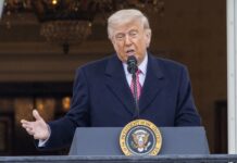 Трамп пригрозил уничтожить электростанции и нефтяные скважины Ирана, если Ормуз не откроют