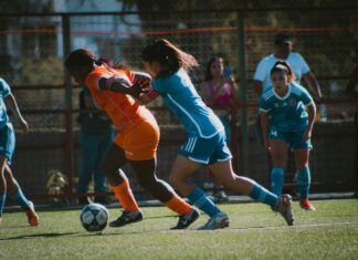 Связалась с посольством своей страны: иранская футболистка выдала тайник собственной команды в Австралии