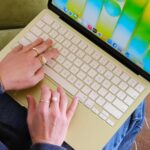 «Возможно, он слишком дешевый»: эксперт выяснил, на чем сэкономила Apple в MacBook Neo (видео)