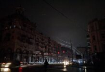 По несколько часов во всех регионах: ДТЭК обнародовал графики отключения света на 14 марта