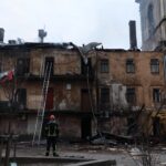 Российский удар по центру Львова разрушил жилье бренд-дизайнера ВСУ (фото)