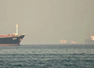 Иран готов пропускать суда через Ормузский пролив, но при одном условии: чего требует Тегеран, — CNN