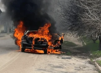 У Херсоні російські військові за годину атакували дронами дві автівки. ФОТО