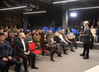 Украина должна объединиться и усилить дипломатический фронт на фоне войны на Ближнем Востоке – Порошенко