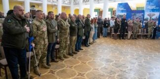 Кличко ко Дню добровольца вручил киевлянам-военным медали и рассказал, как Киев помогает ВСУ