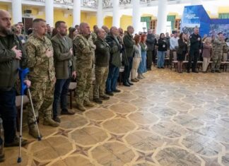 Кличко ко Дню добровольца вручил киевлянам-военным медали и рассказал, как Киев помогает ВСУ