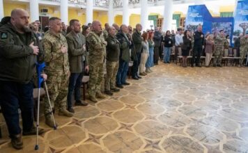 Кличко ко Дню добровольца вручил киевлянам-военным медали и рассказал, как Киев помогает ВСУ