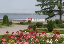 Російські окупанти заборонили вʼїзд до Каховки на лівобережжі Херсонщини