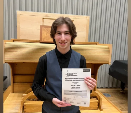 Музикант із Генічеської громади здобув нагороду Міжнародного конкурсу саксофоністів