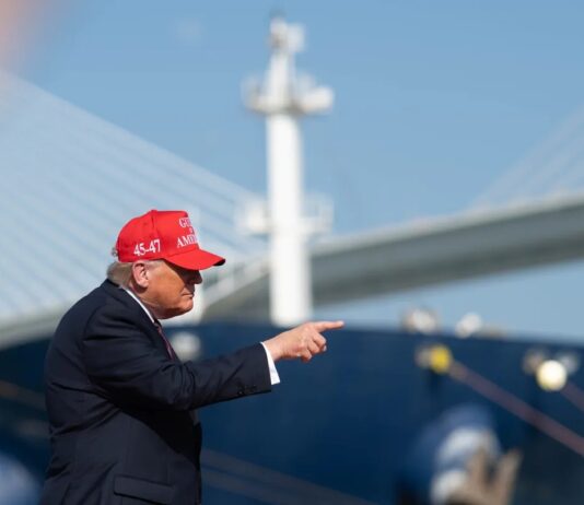 Трамп требует от стран Персидского залива 5 триллионов долларов на продолжение войны с Ираном