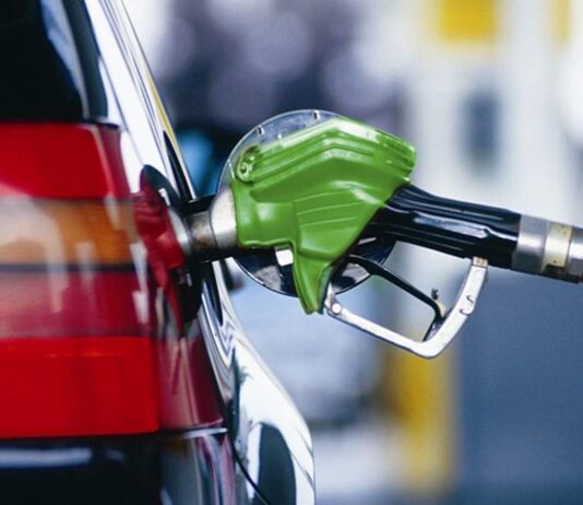 Цены на бензин и дизель 6 марта: сколько стоит топливо на АЗС