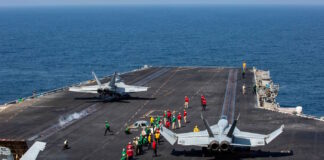 Дым над Персидским заливом: Иран атаковал танкеры и нефтяную платформу (фото)