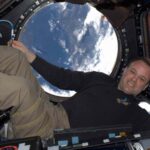 «Мы живем во лжи»: астронавт NASA поделился откровением после 178 дней в космосе