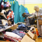 Продавщица секонд-хенда нашла два кошелька с «сюрпризом» (фото, видео)