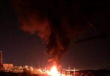 Дроны атаковали морской порт в Приморске: загорелся нефтеналивной терминал (видео)