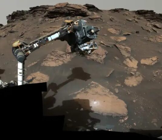 Сокровища Красной планеты: марсоход NASA впервые обнаружил драгоценные камни на Марсе (фото)