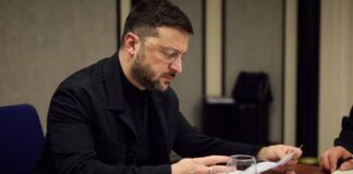 Зеленский подписал законы о борьбе с коррупцией, безвиз для волонтеров и доступ к правосудию в 28 странах