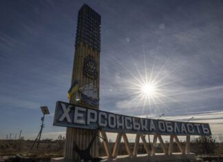 Внаслідок ворожих дронових атак та обстрілів постраждали 10 людей: як минув день на Херсонщині