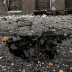 Війська РФ поцілили по квартирі у центрі Херсона. ВІДЕО