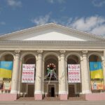 Директора та артистку херсонського театру імені М.Куліша відзначили державними нагородами