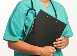 Внаслідок вчорашнього обстрілу Херсона поранені двоє медпрацівників