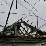 На Херсонщині через російські обстріли пошкоджено ангар фермерського господарства