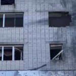 Окупаційні війська спрямували безпілотник по багатоповерхівці у Херсоні. ВІДЕО