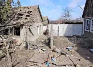 Війська РФ атакували приватний сектор в одному з районів Херсона. ВІДЕО