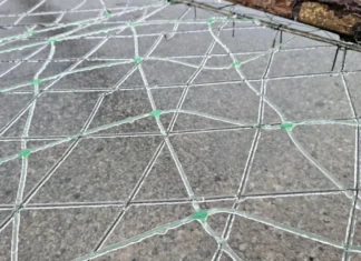 На Херсонщині змінюють спосіб встановлення антидронових сіток, аби уникнути обвалів