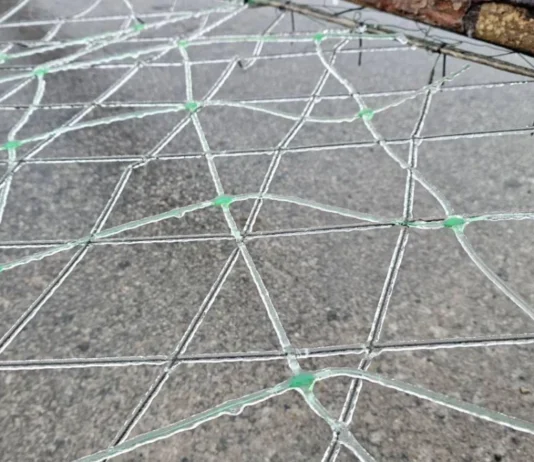 На Херсонщині змінюють спосіб встановлення антидронових сіток, аби уникнути обвалів