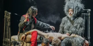 “Глядачі шоковані”. Актор з Херсона розповів про тур вистави “Я бачу вас цікавить пітьма”