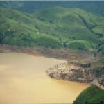 40 лет назад нечто на озере в одночасье погубило 1800 человек: виновника искали месяцы