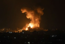 В Крыму начался блэкаут: дроны массированно атакуют оккупированный полуостров, взрывы раздаются на аэродроме (видео)