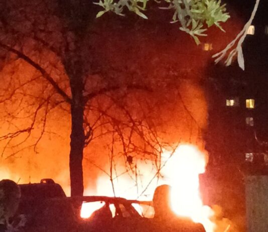 Россияне атаковали Сумы «Шахедами»: повреждены жилые дома и медучреждение (видео)