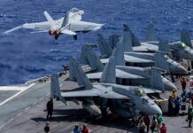 Пилота маленького самолета едва не атаковали истребители и авианосец США: что случилось