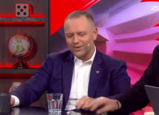 Президент Польши попал в курьезную ситуацию: у него выпал снюс во время прямого эфира (видео)