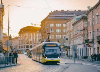 Дорогое топливо. Власти Львова предложили поднять тарифы на проезд