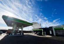 «Один день ничего не решает». Снизят ли АЗС цены после разблокирования Ормузского пролива?