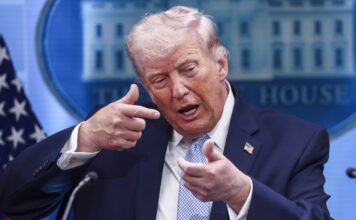 Bloomberg: Настаивания Трампа на открытии Ормузского пролива не дали эффекта