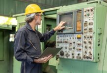 В Польше прокатилась волна увольнений: спрос на работников падает из-за кризиса в промышленности