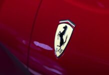 Bloomberg узнал, сколько будет стоить первый полностью электрический суперкар Ferrari