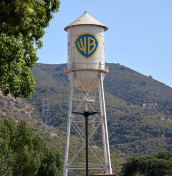Акционеры Warner Bros. одобрили сделку о слиянии с Paramount